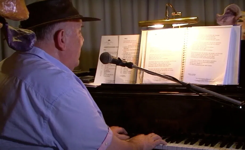 Adri Oosterling en de Twee Duiven Omroep ZVL