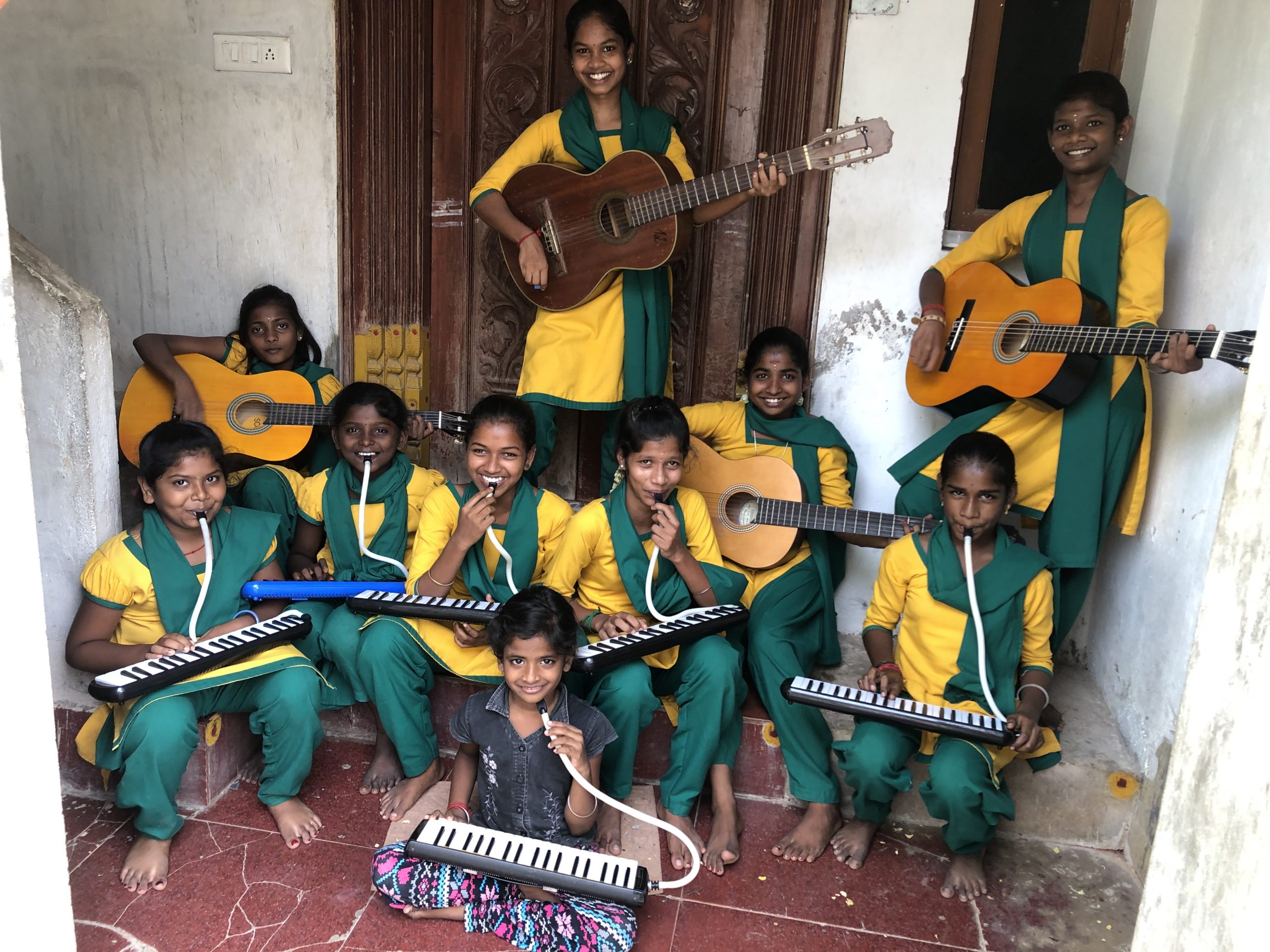 Isai Ragam girls from Mahaveerpuram on the melodica (blow piano) and guitar